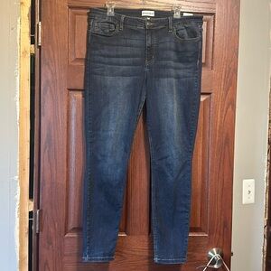 Studio Blue skinny jeans size 33 inseam 29